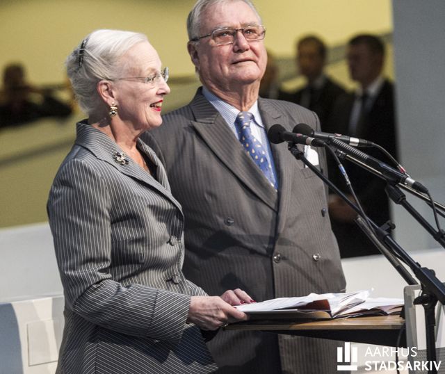 Dronning Margrethe og prins Henriks til åbning af egen udstilling