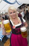 Tyroler servering til Oktoberfest