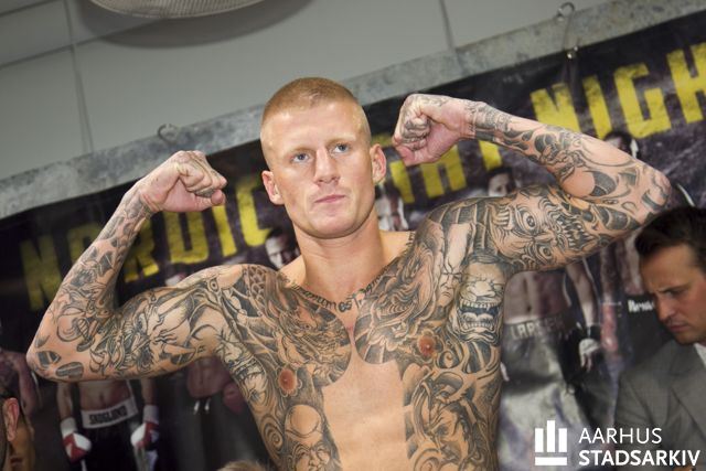 Patrick Nielsen indvejes før Nordic Fight Night