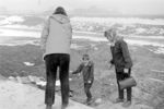 Familie ser på lejlighed i det nye Gellerup boligbyggeri