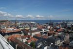 Udsigt fra rådhustårnet til bl.a. Aarhus Domkirke og en stor del af havnen