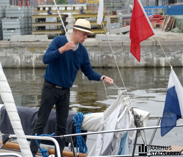 Sejl håndteres i Tall Ships Race